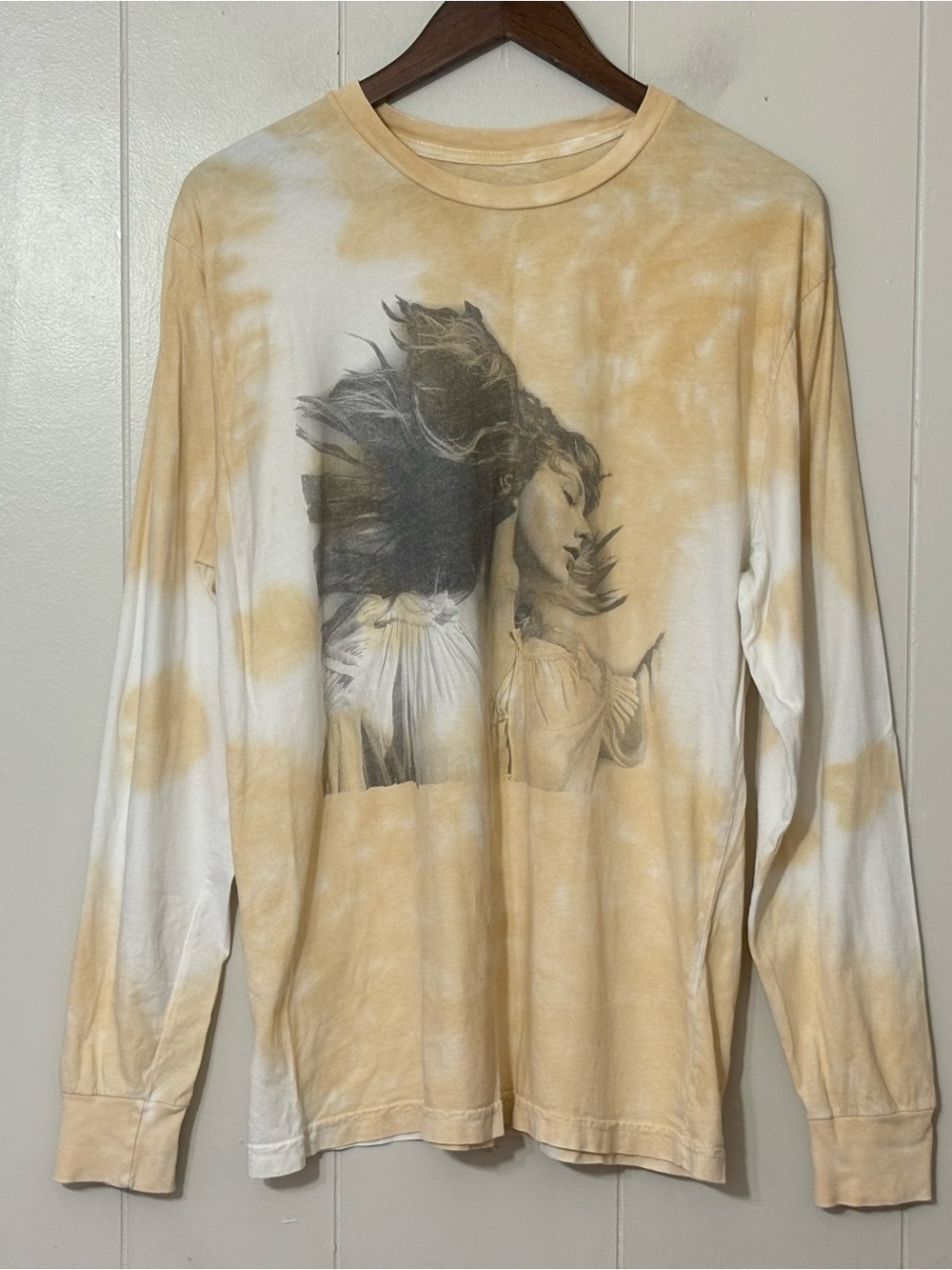 Taylor Swift Fearless Album Limited Edition Tie Dye Long Sleeve Shirt Size L